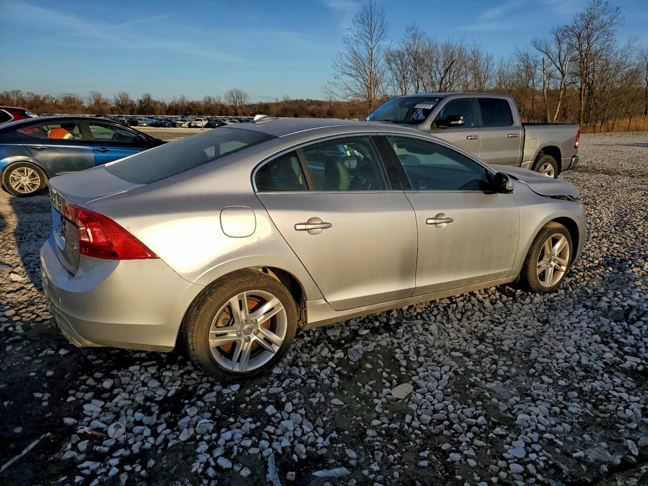 2015 Volvo S60 Platinum - Фото 3