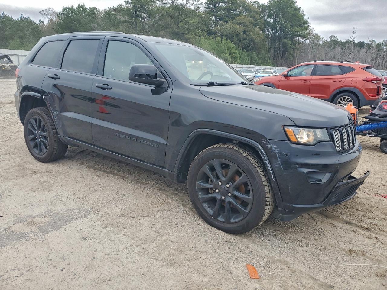 2017 Jeep Grand Cherokee Laredo - Фото 4