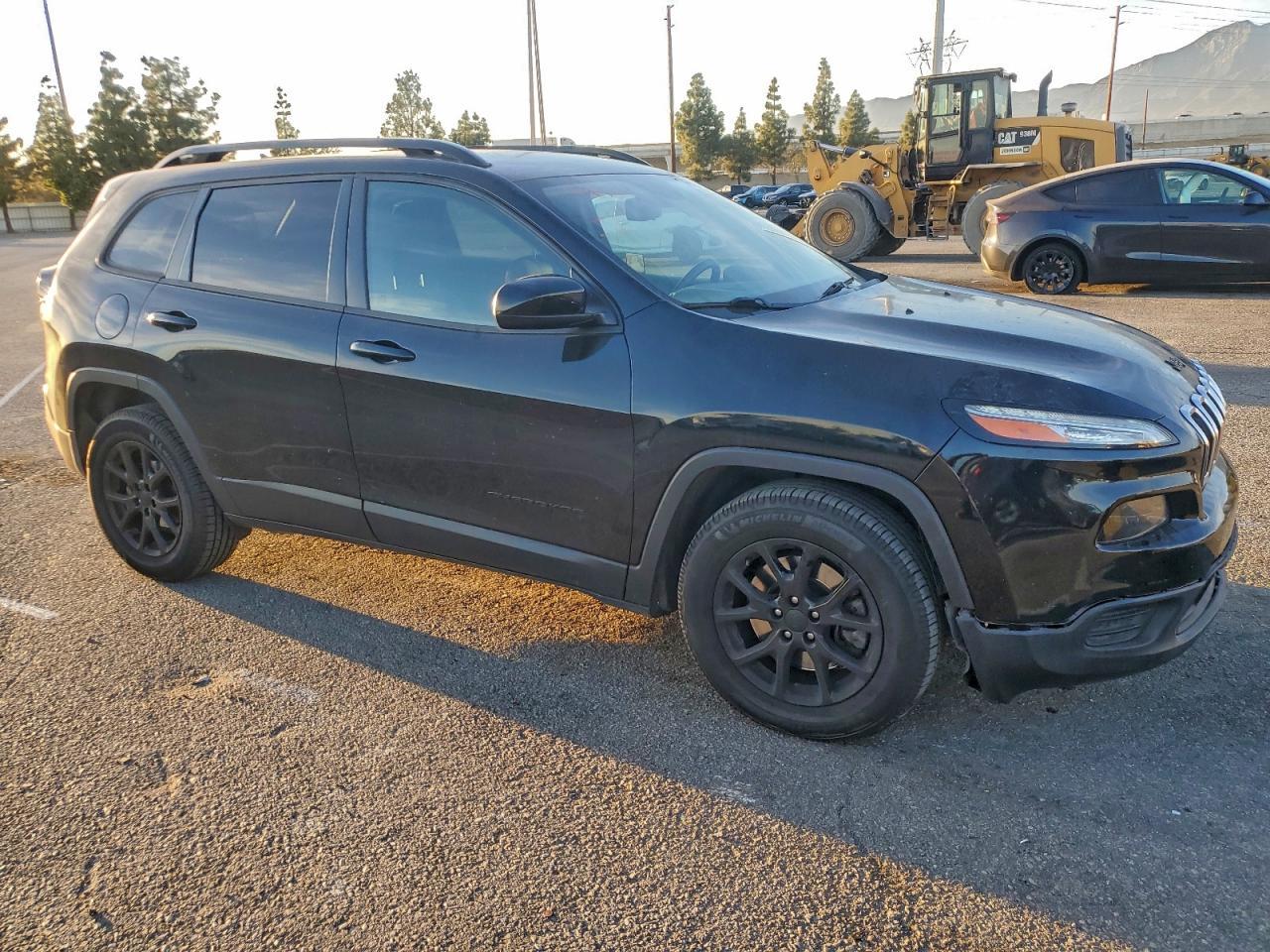 2016 Jeep Cherokee Sport - Фото 4