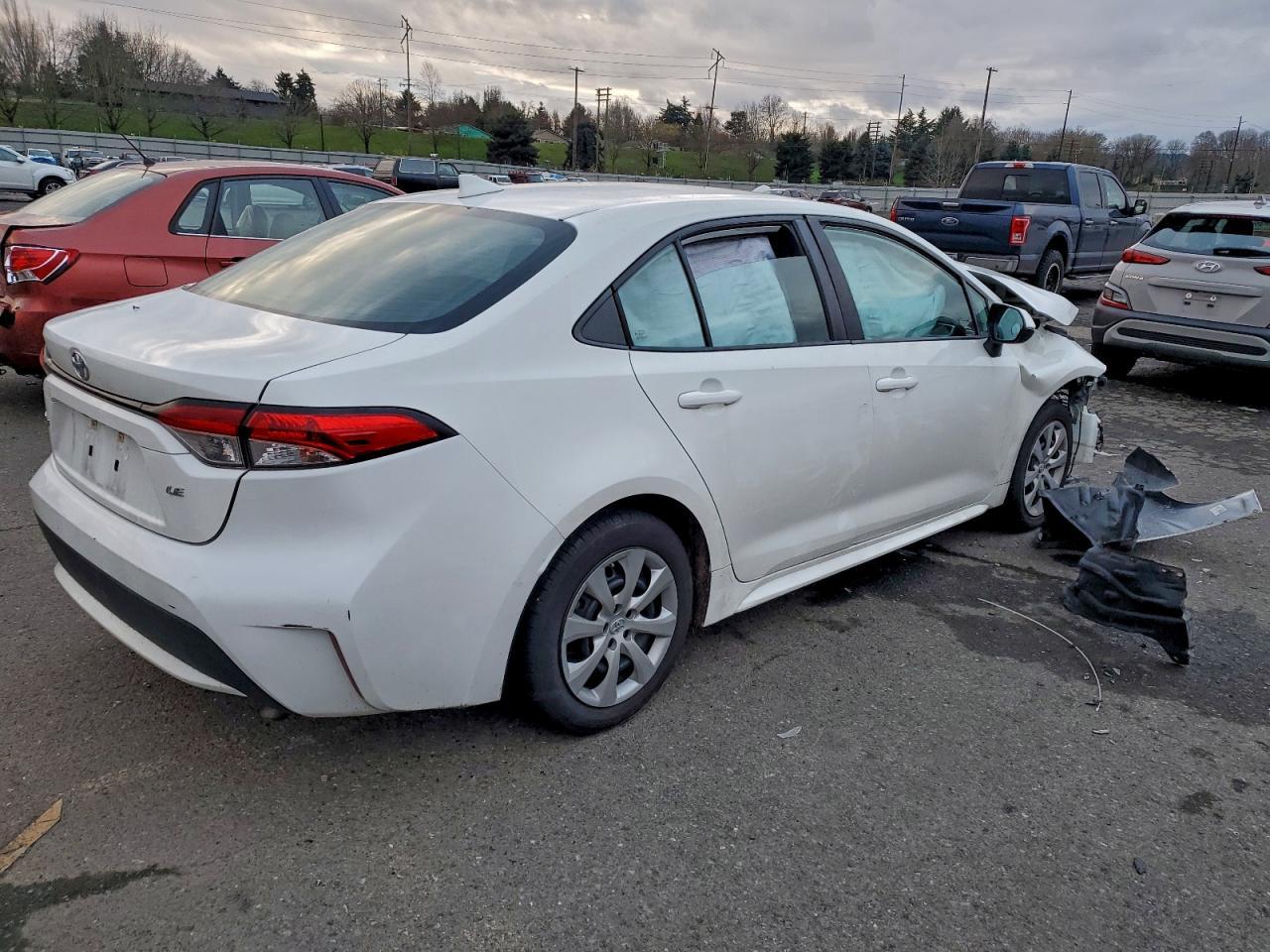 2021 Toyota Corolla Le - Image 3