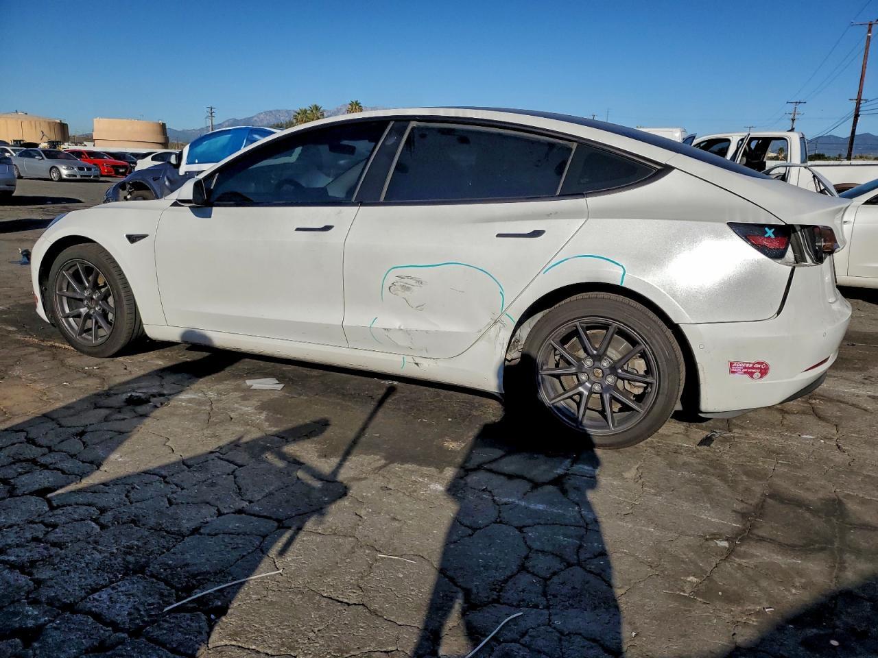 2021 Tesla Model 3 - Фото 2