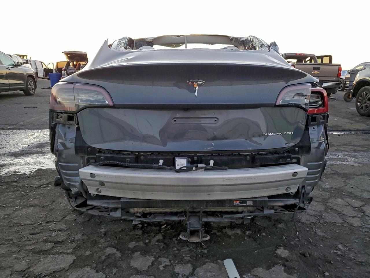 2022 Tesla Model 3 - Фото 6