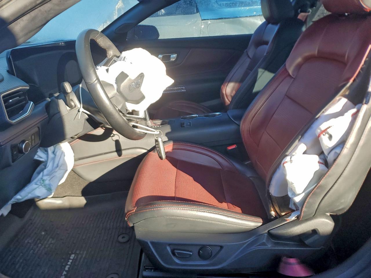 2024 Ford Mustang - Фото 7