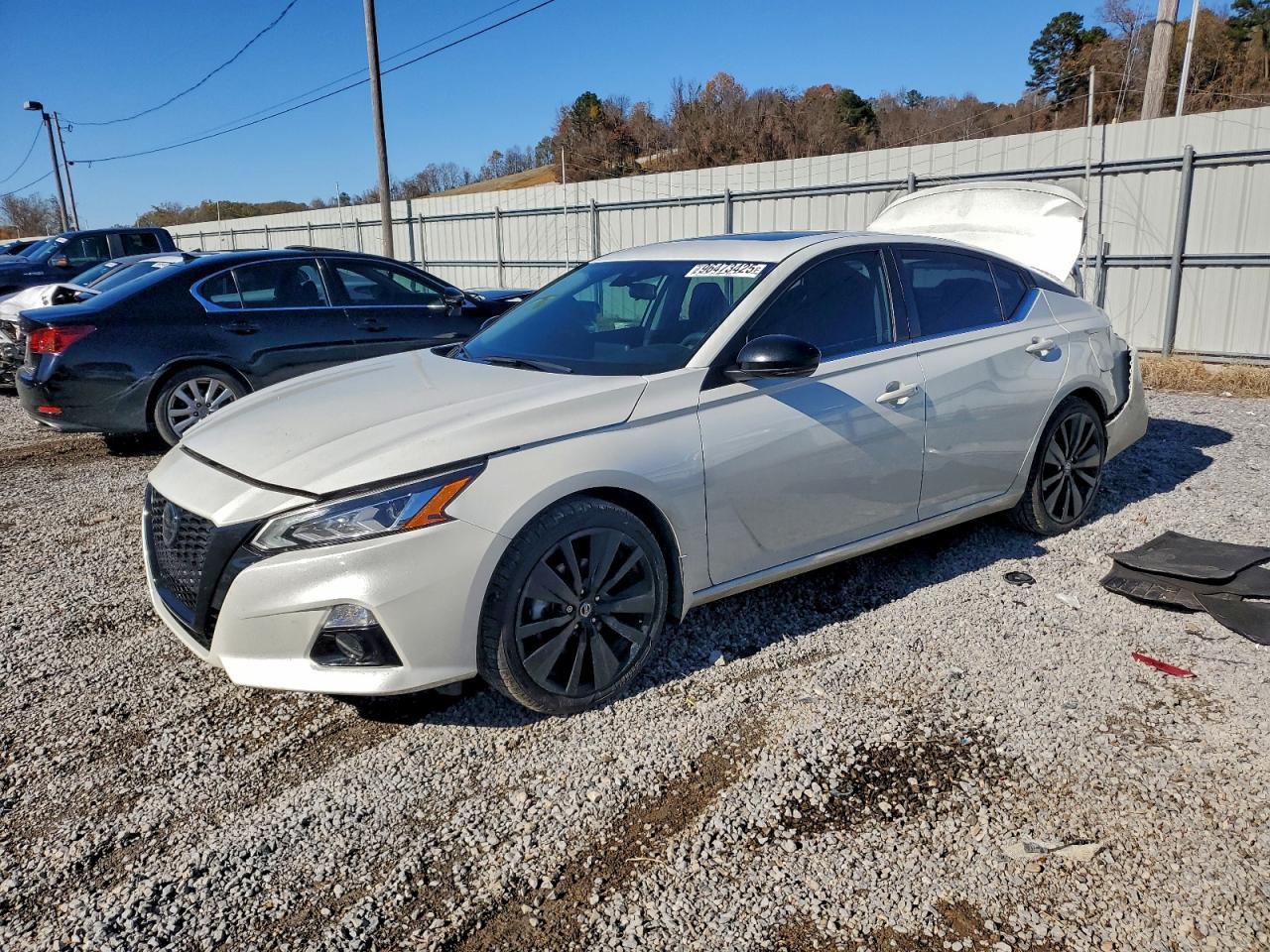2022 Nissan Altima Sr
