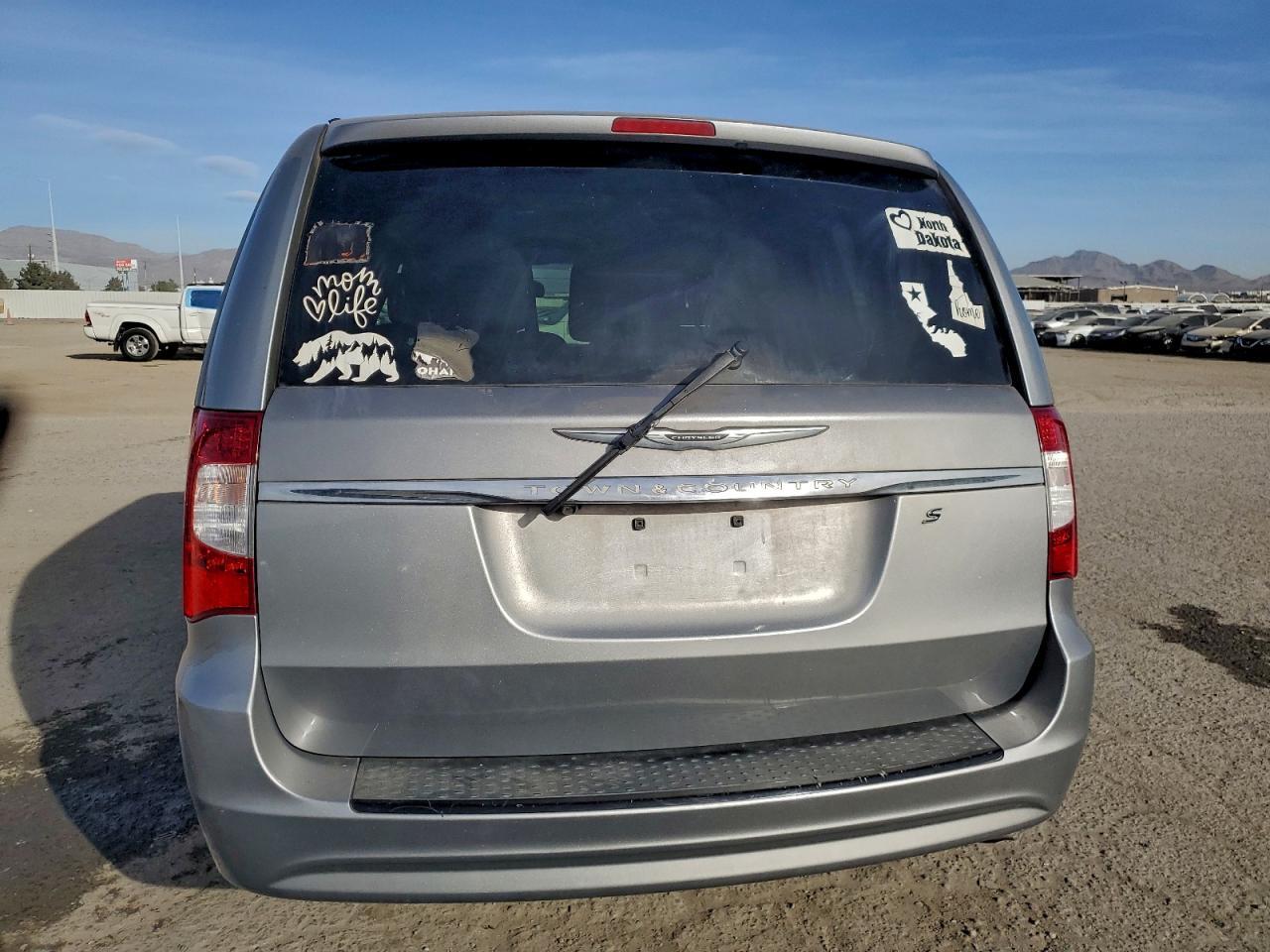 2013 Chrysler Town & Country S - Image 6