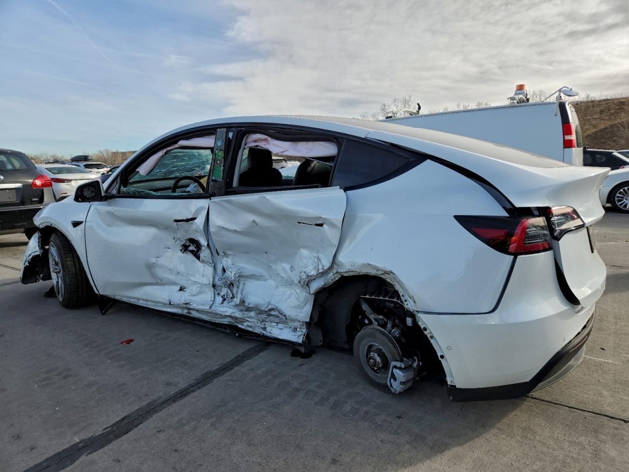 2022 Tesla Model Y - Image 2