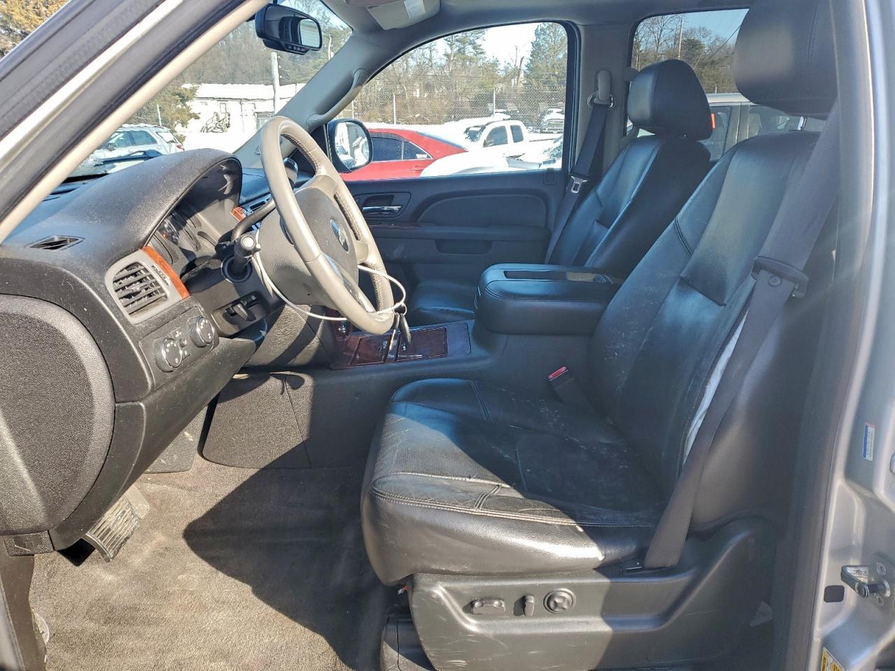 2010 Chev Suburban K - Image 7