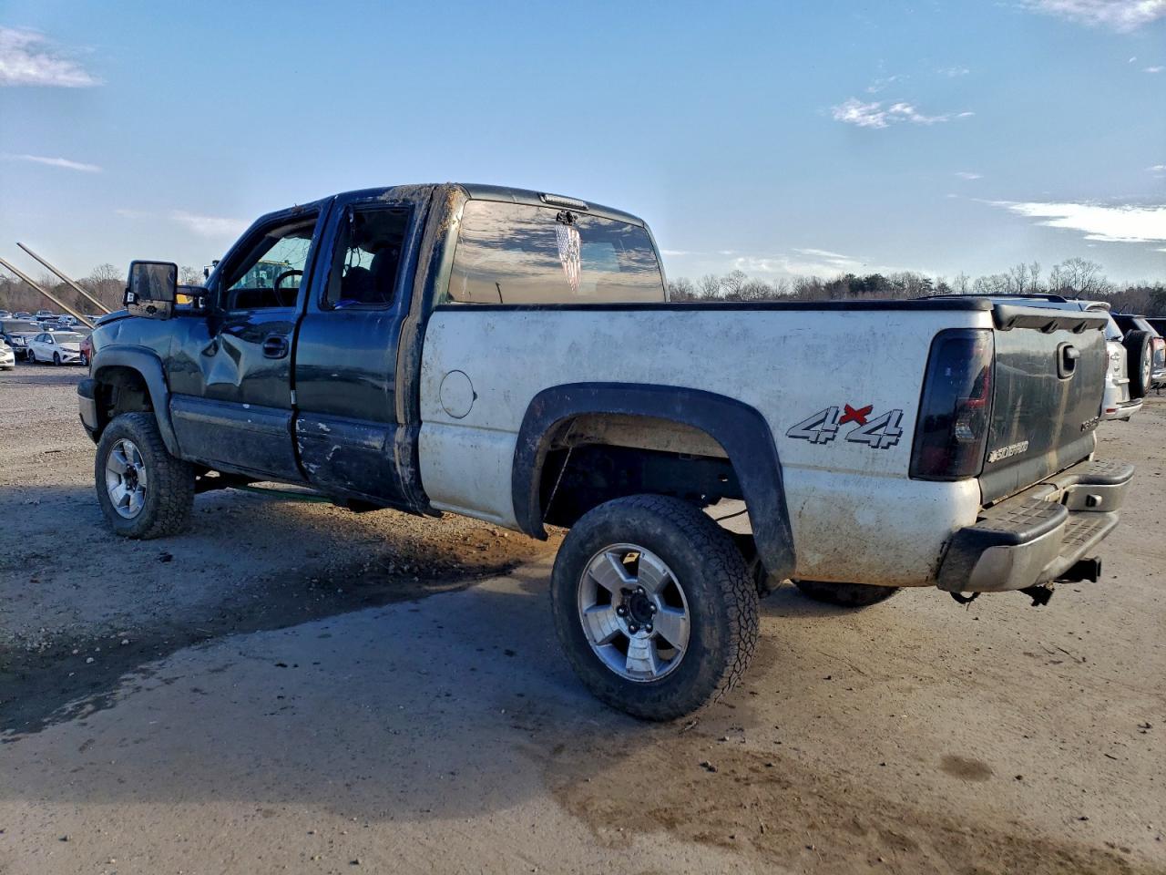 2004 Chevrolet Silverado K1500 - Фото 2