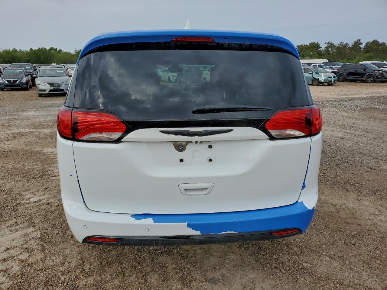 2020 Chrysler Pacifica Touring - Фото 6
