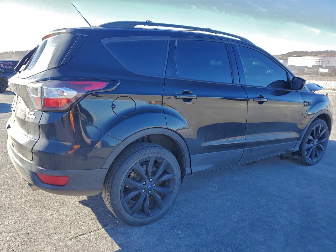 2017 Ford Escape Se - Фото 3