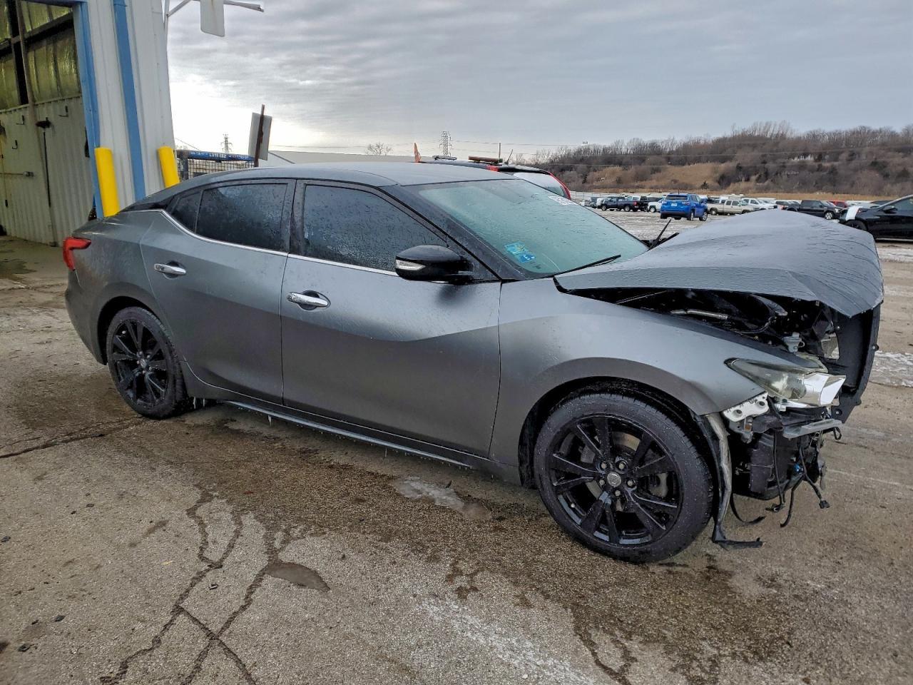 2017 Niss Maxima - Image 4