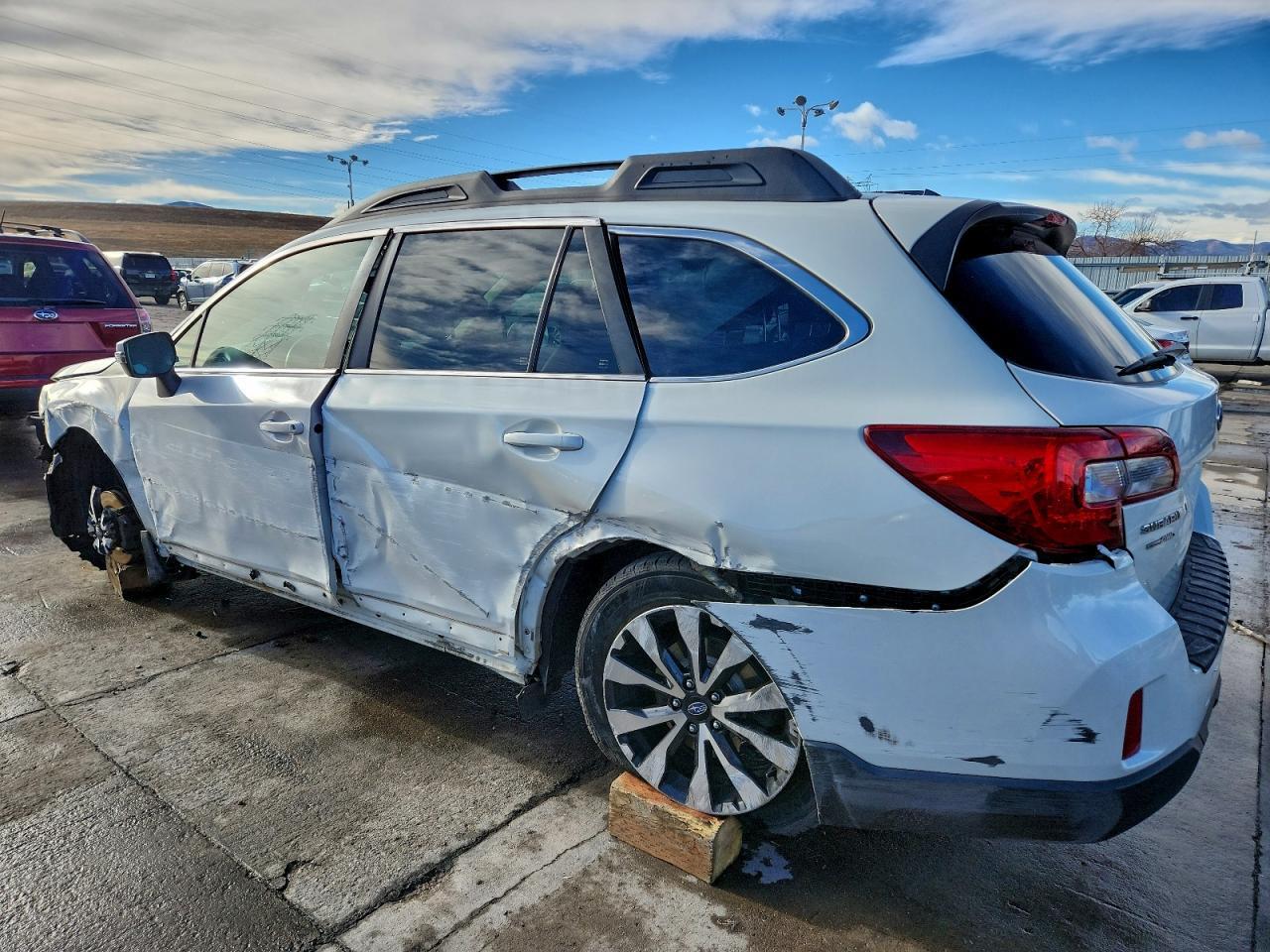 2015 Subaru Outback 3.6R Limited - Фото 2