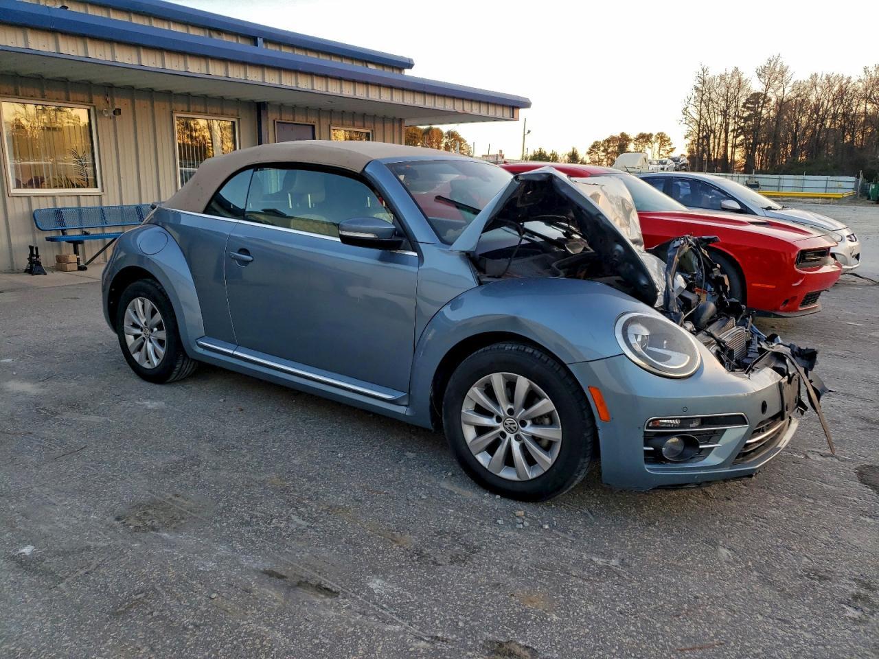 2019 Volkswagen Beetle S - Фото 4