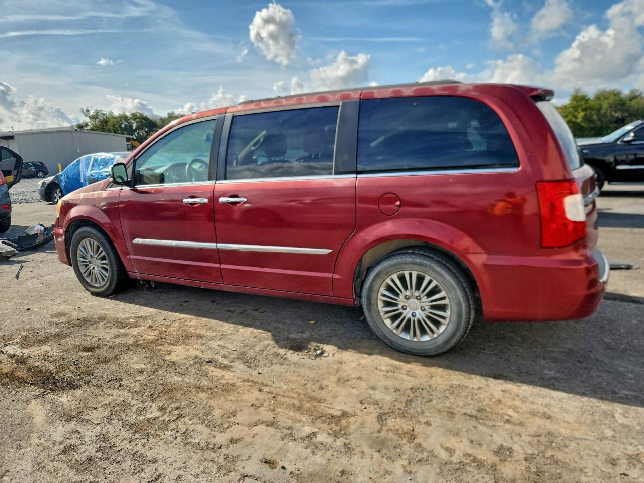 2013 Chrysler Town And C - Image 2