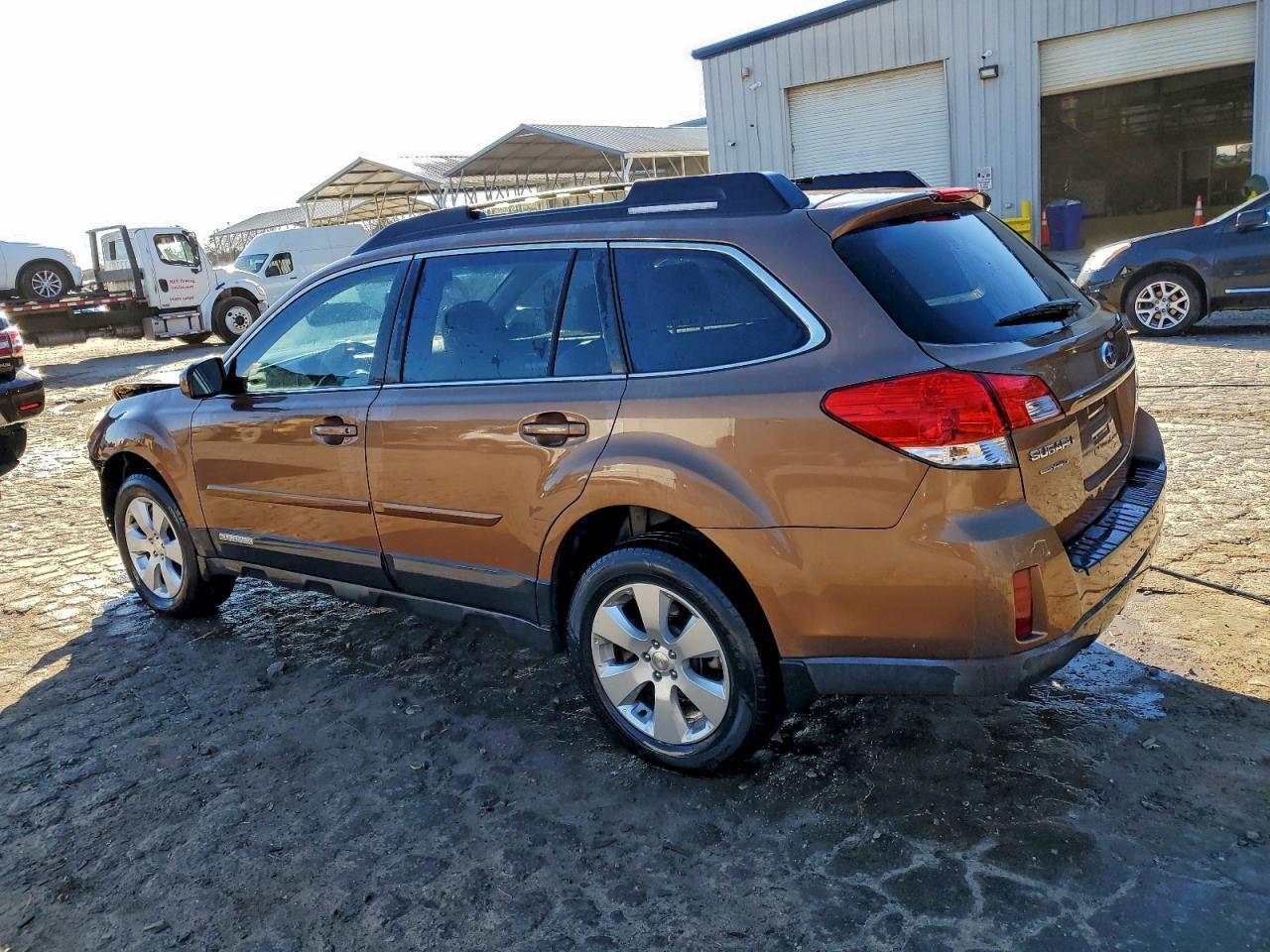 2011 Subaru Outback 2.5I Premium - Фото 2