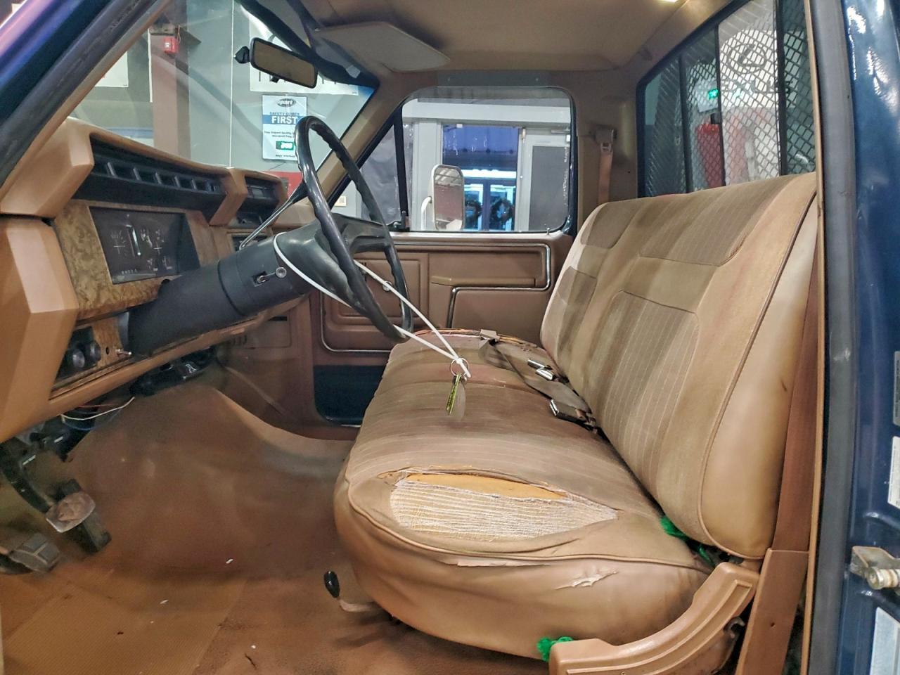 1986 Ford F350 - Фото 7