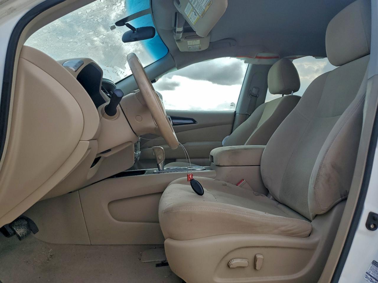 2013 Nissan Pathfinder S - Image 7