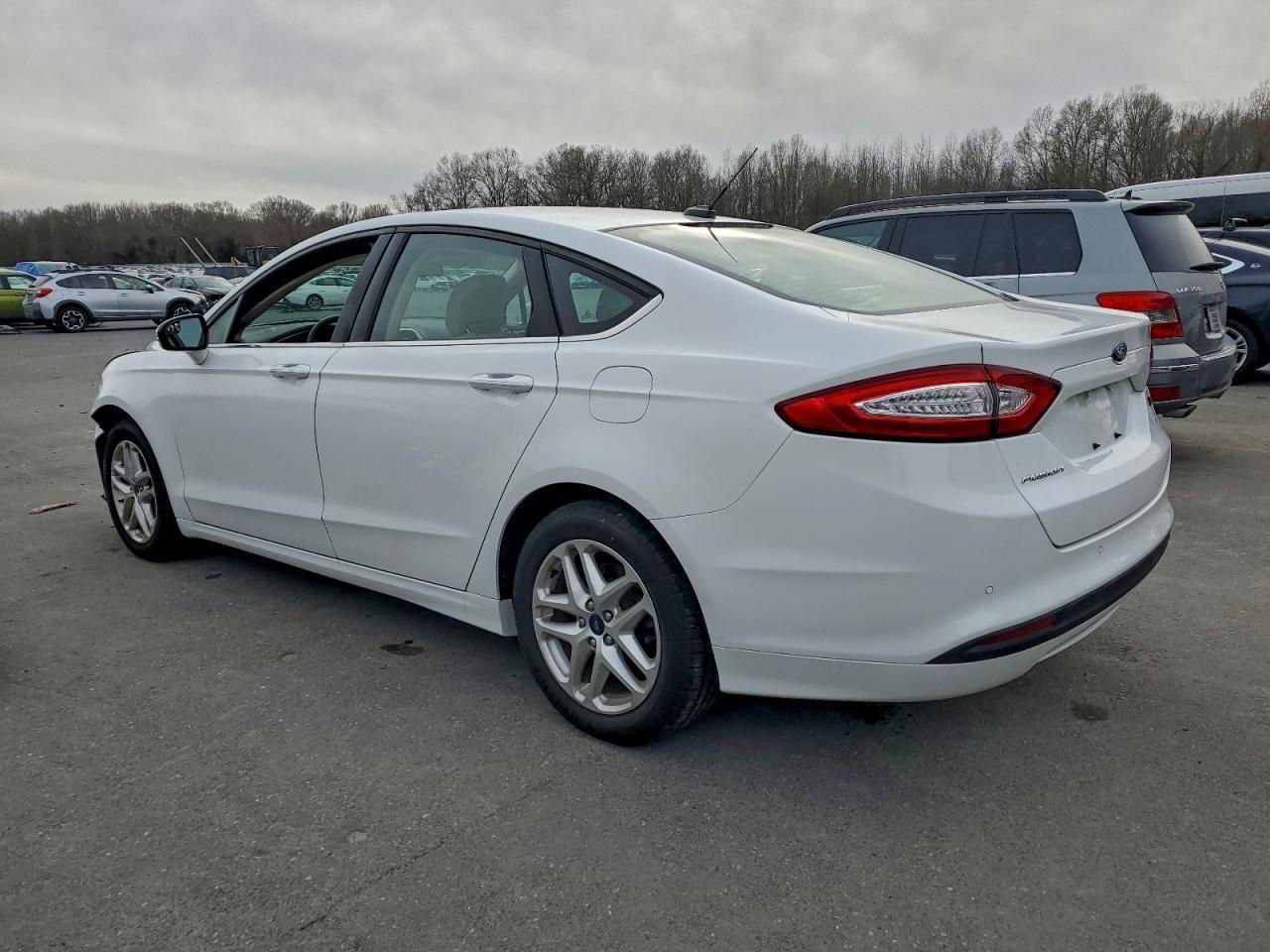 2014 Ford Fusion Se - Фото 2