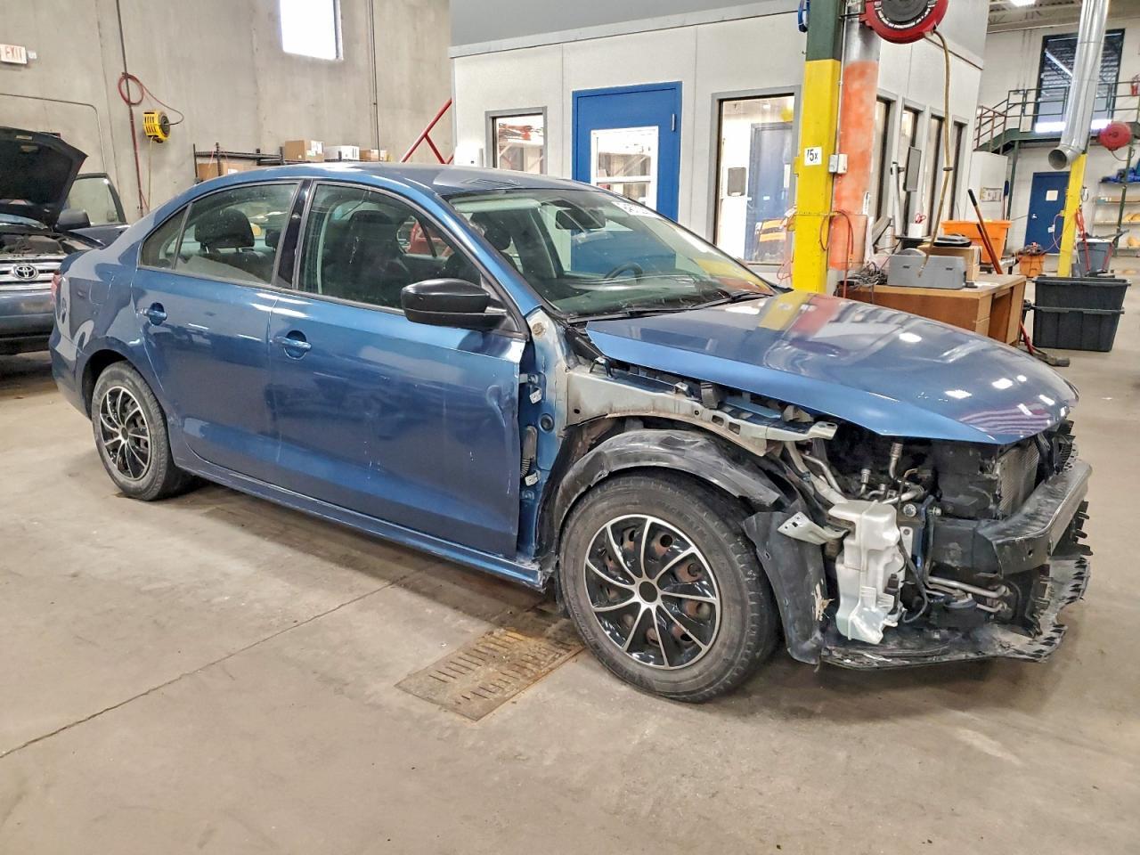 2016 Volkswagen Jetta S - Фото 4