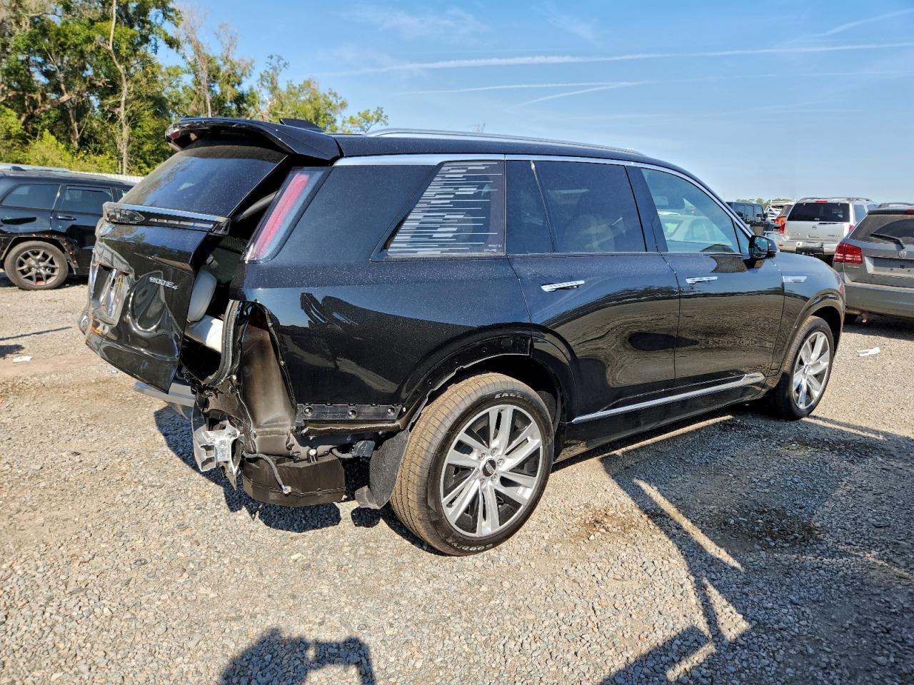 2026 Cadillac Vistiq Luxury - Image 3