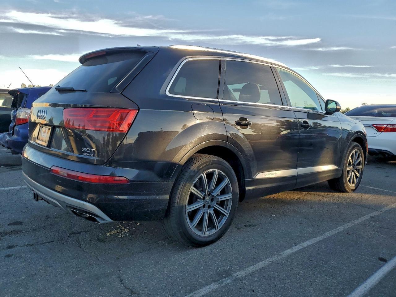 2017 Audi Q7 Premium Plus - Image 3
