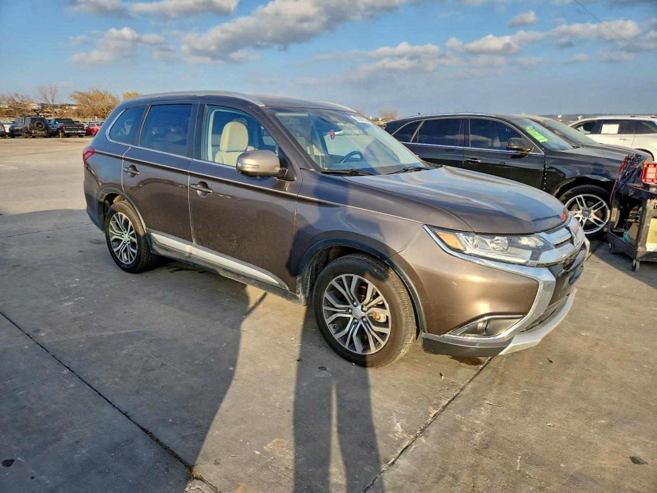 2017 Mitsubishi Outlander Se - Image 4