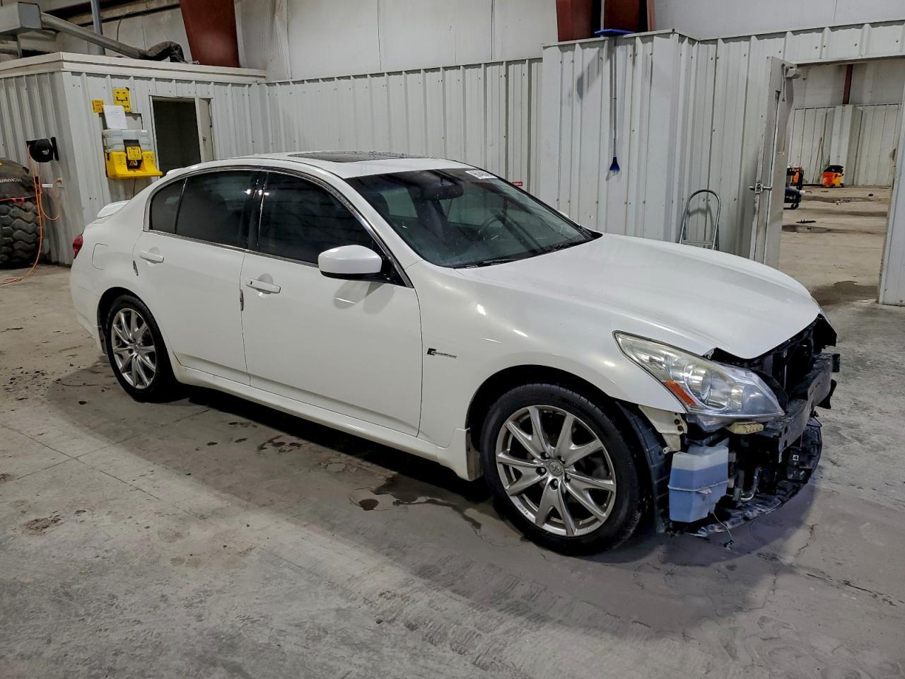 2011 Infiniti G37 - Image 4