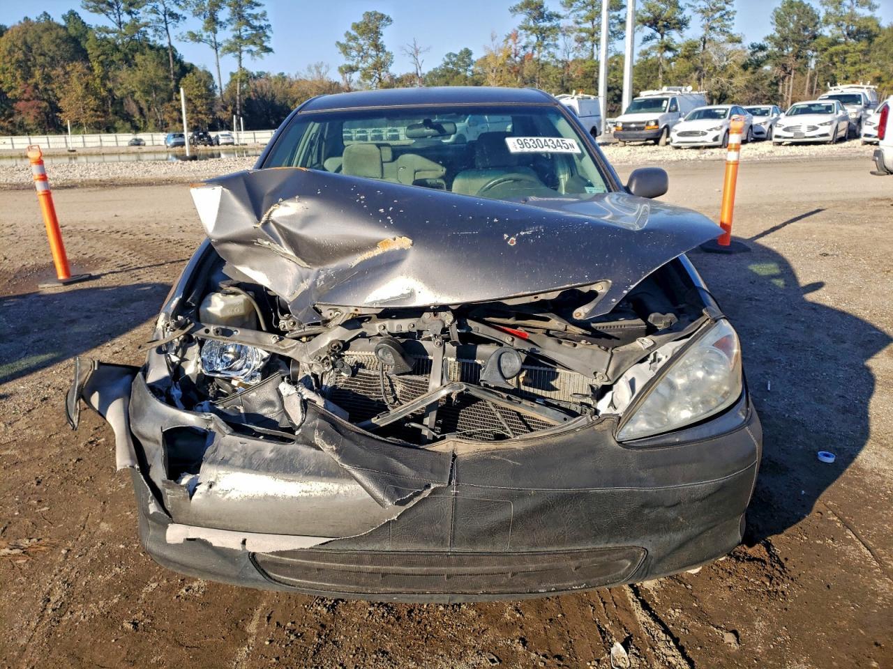 2004 Toyota Camry Le - Image 5