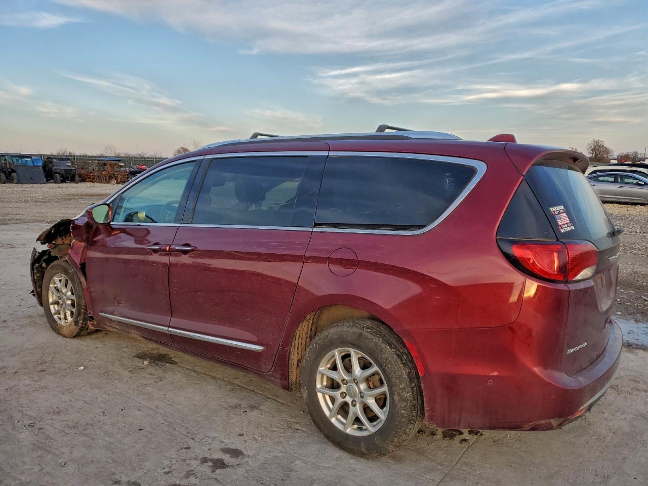 2020 Chrysler Pacifica Touring L - Фото 2