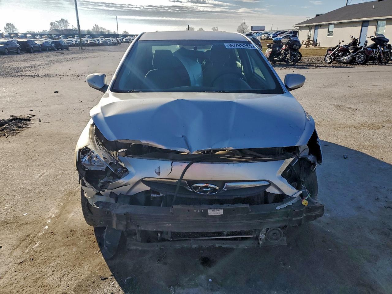 2012 Hyundai Accent Gls - Фото 5