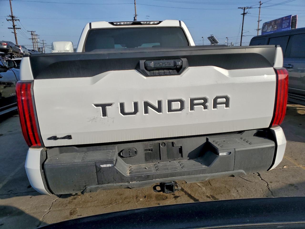 2025 Toyota Tundra Crewmax Sr - Image 6