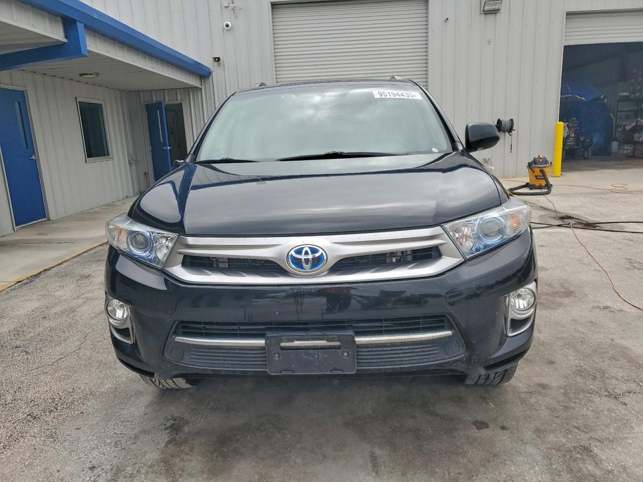 2012 Toyota Highlander Hybrid Limited - Image 5