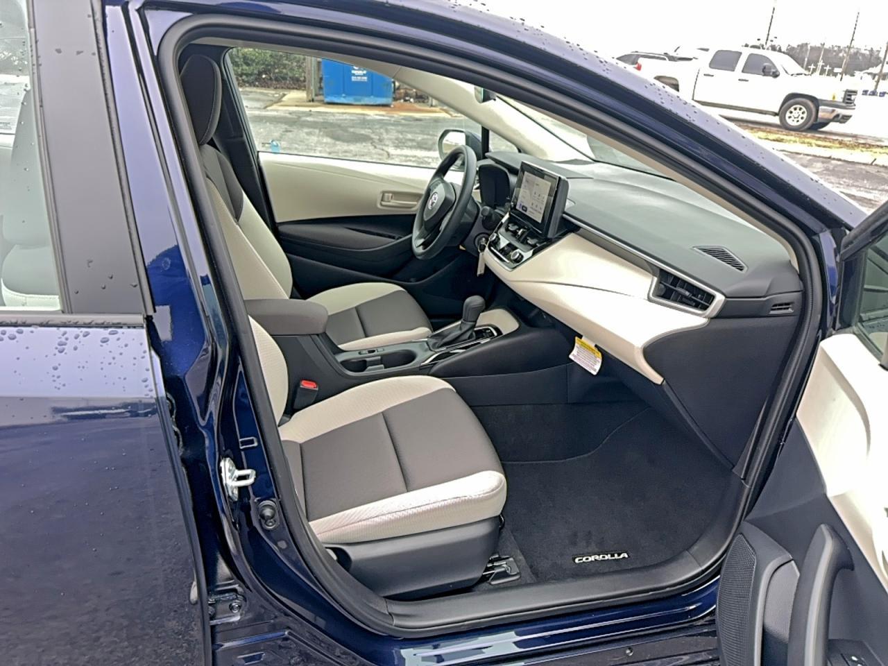 2025 Toyota Corolla Le - Image 5