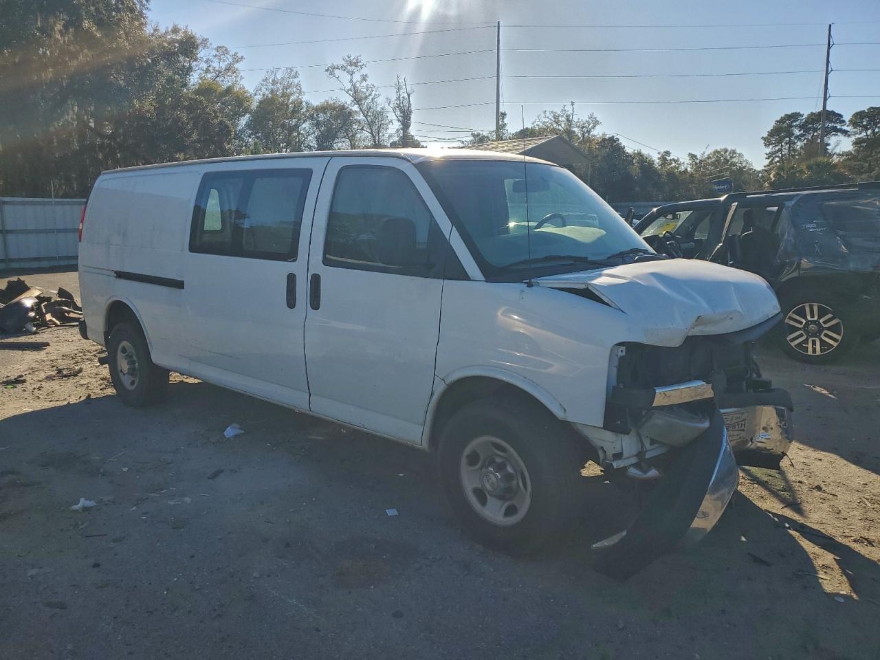 2015 Chevrolet Express G2500 - Image 4