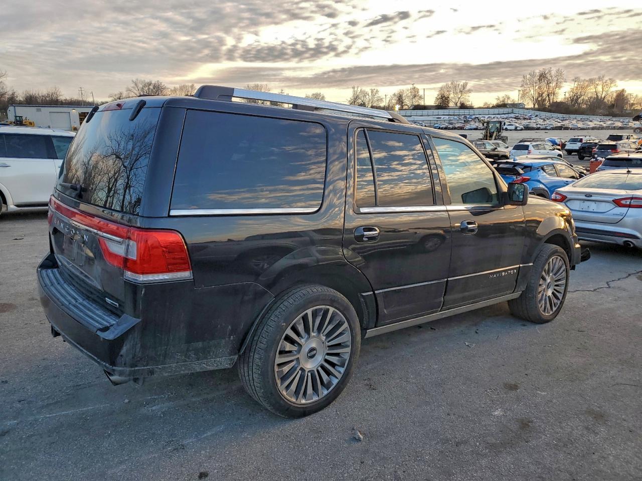 2015 Lincoln Navigator - Фото 3