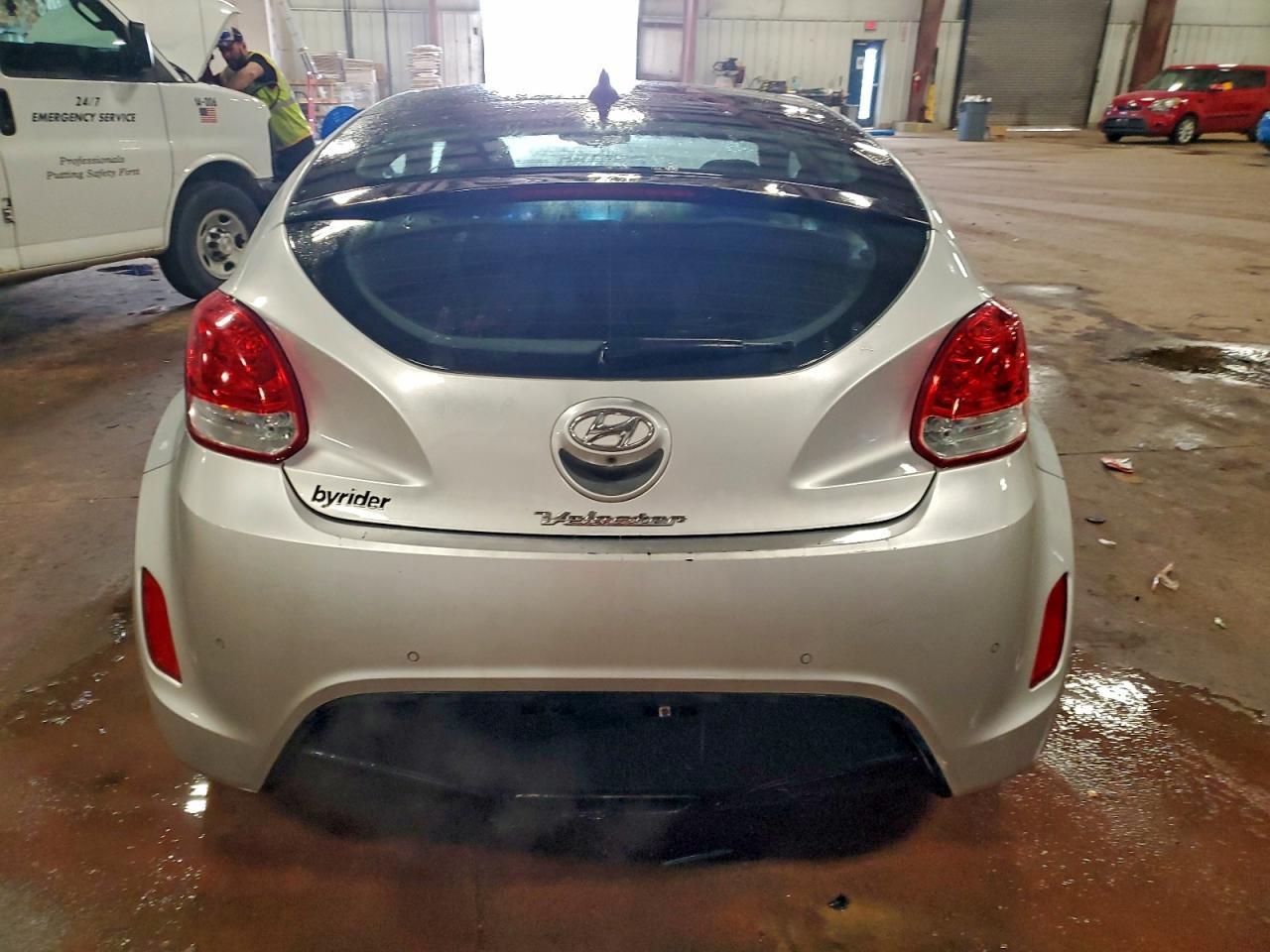 2013 Hyundai Veloster - Фото 6