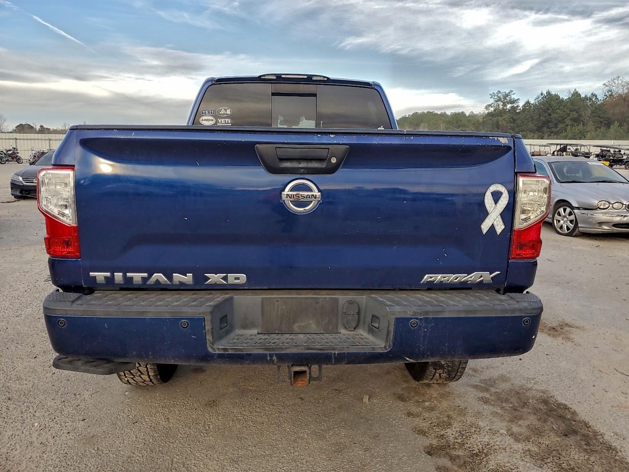 2017 Nissan Titan Xd Sl - Image 6