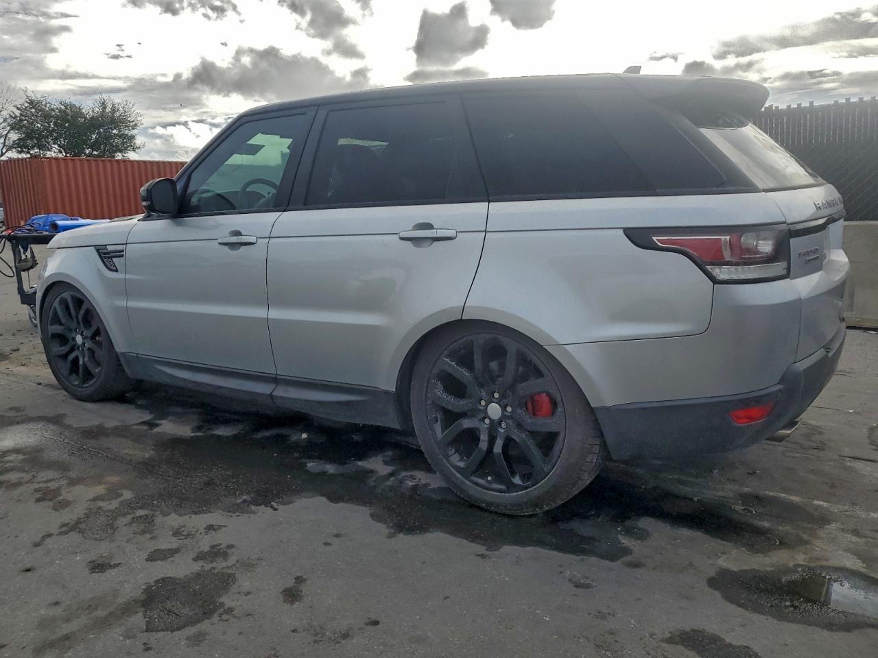 2015 Land Rover Range Rover Sport V8 Supercharged - Image 2
