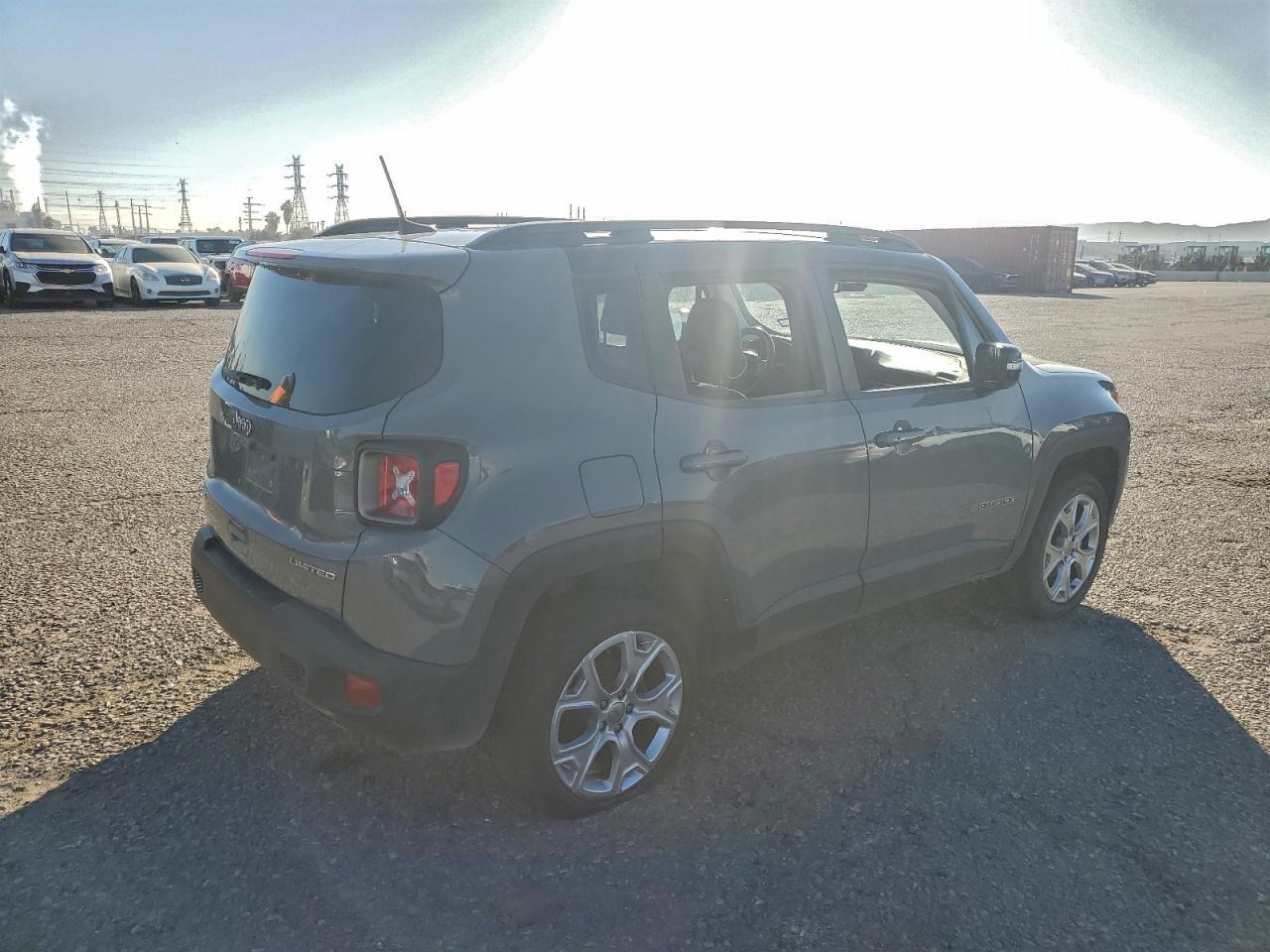 2020 Jeep Renegade Limited - Фото 3