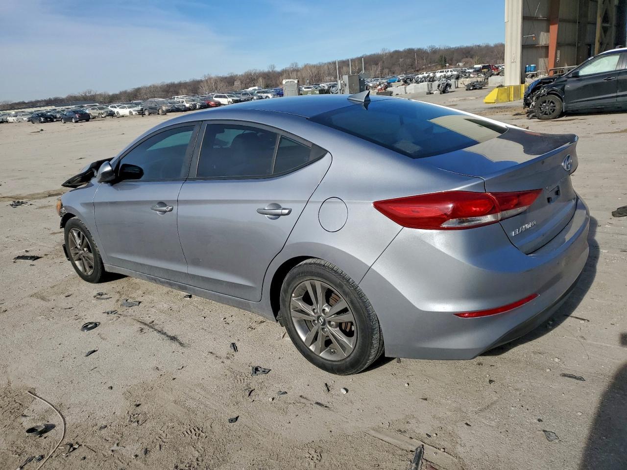 2017 Hyundai Elantra Se - Image 2