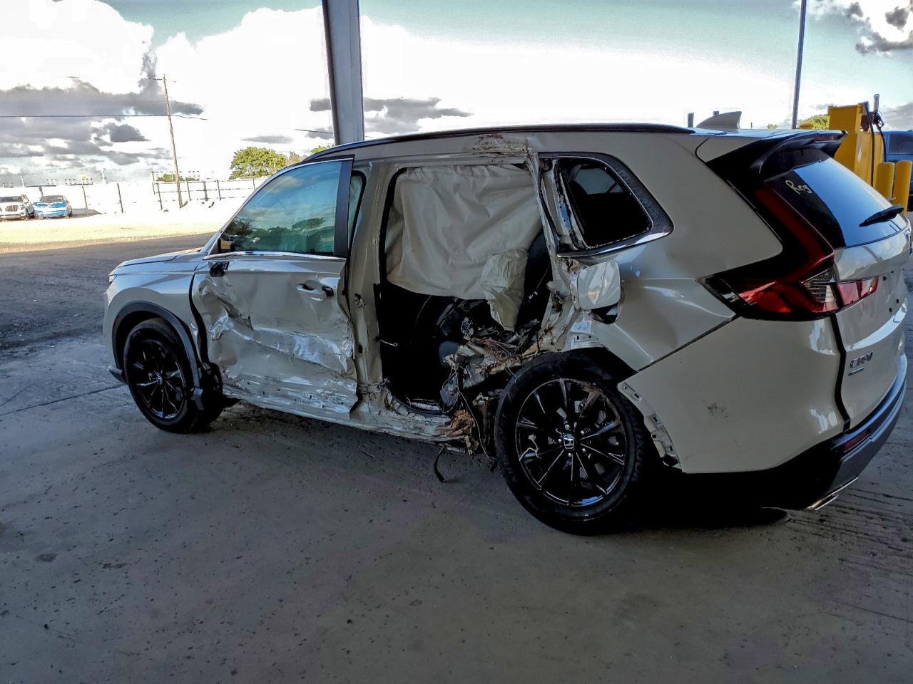 2025 Honda Cr-V Sport-L - Image 2