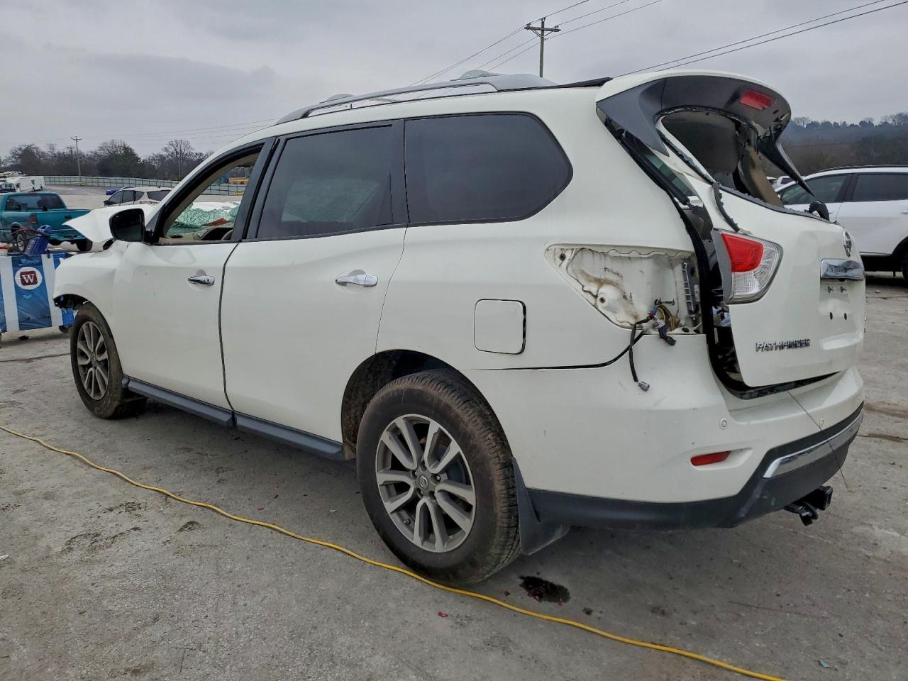2013 Nissan Pathfinder S - Фото 2