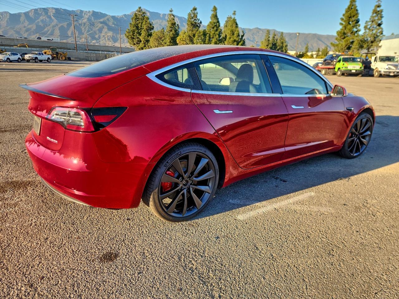 2020 Tesla Model 3 - Фото 3