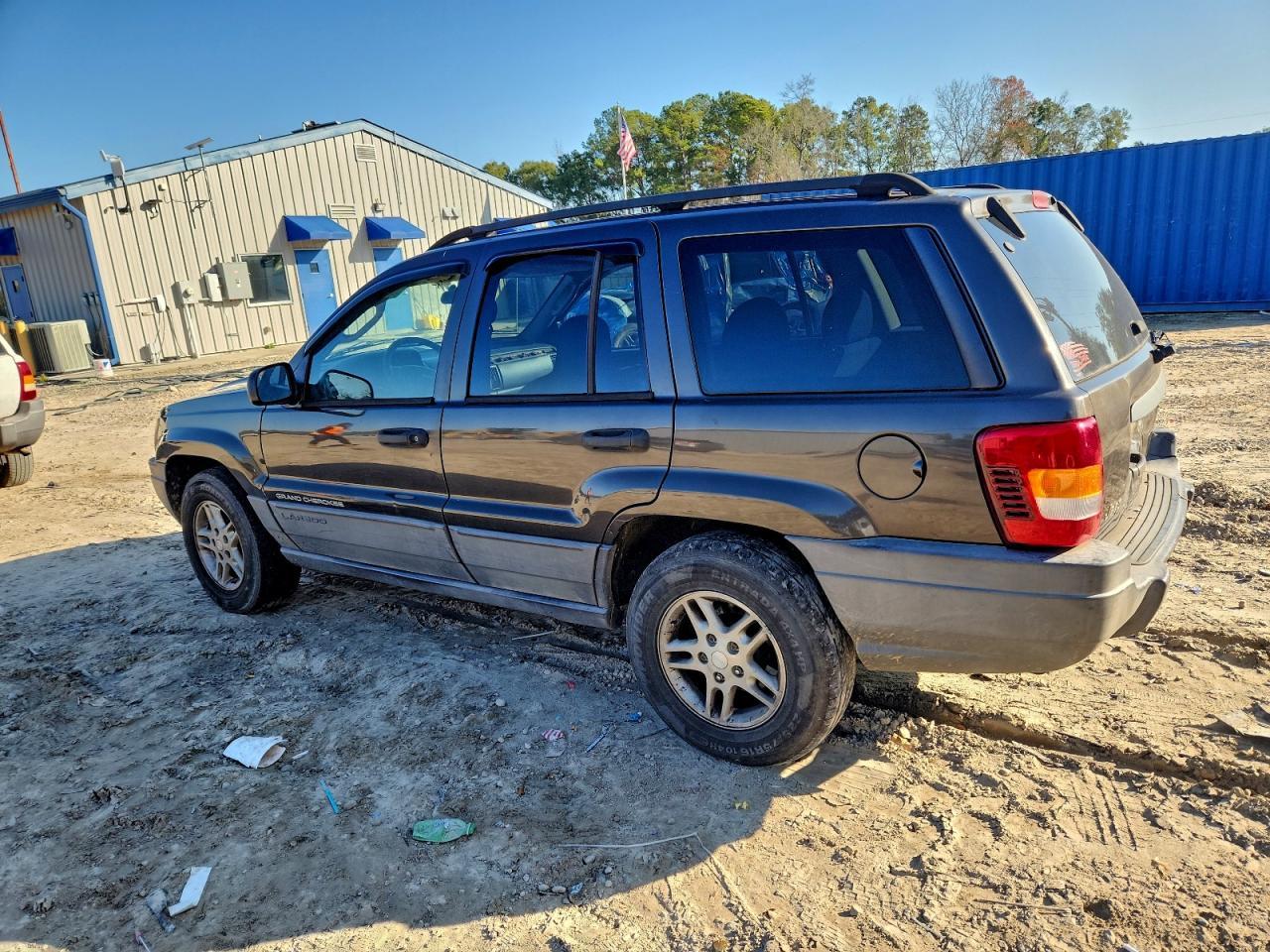 2004 Jeep Grand Cherokee Laredo - Image 2