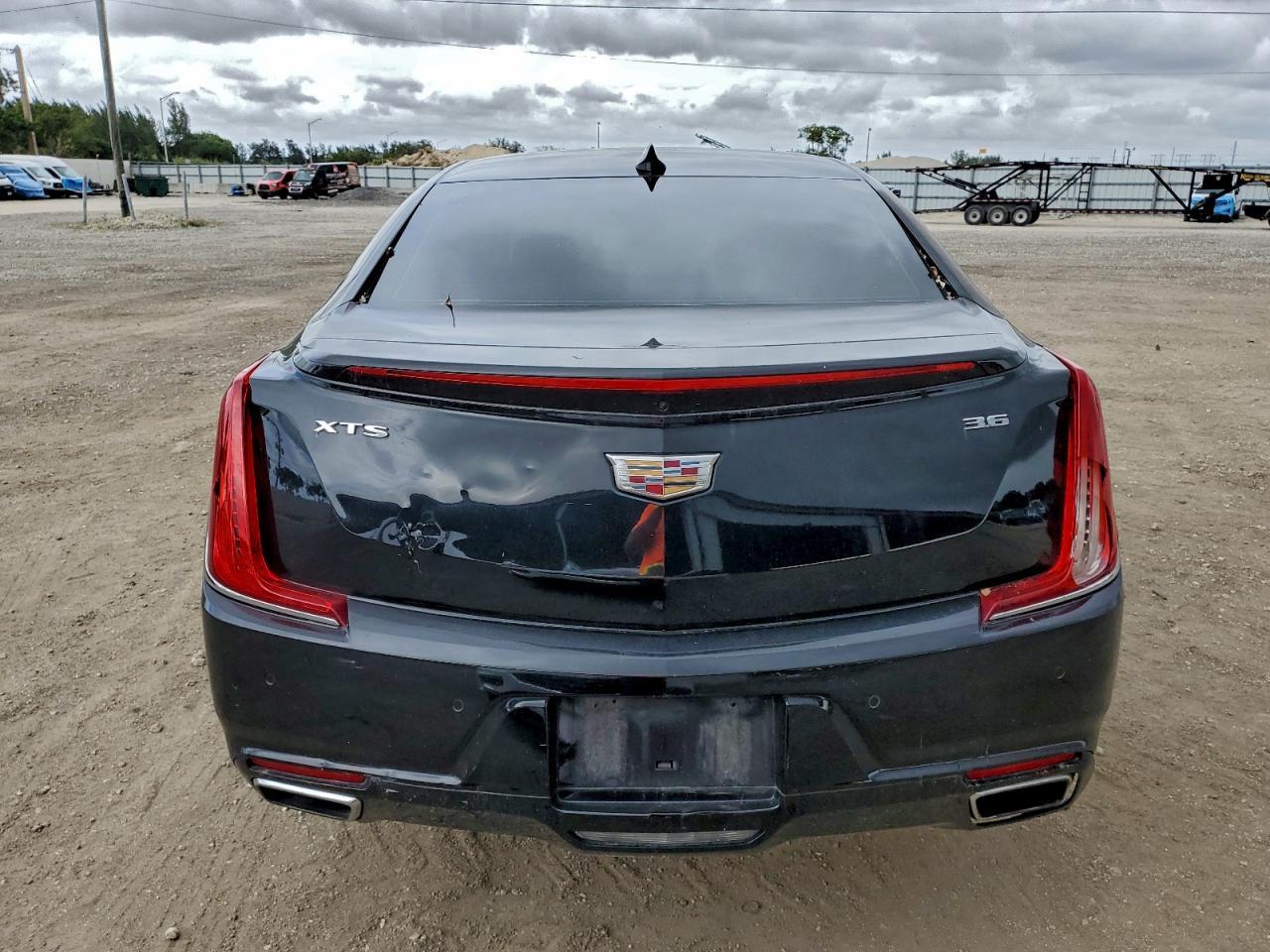 2018 Cadillac Xts Luxury - Image 6