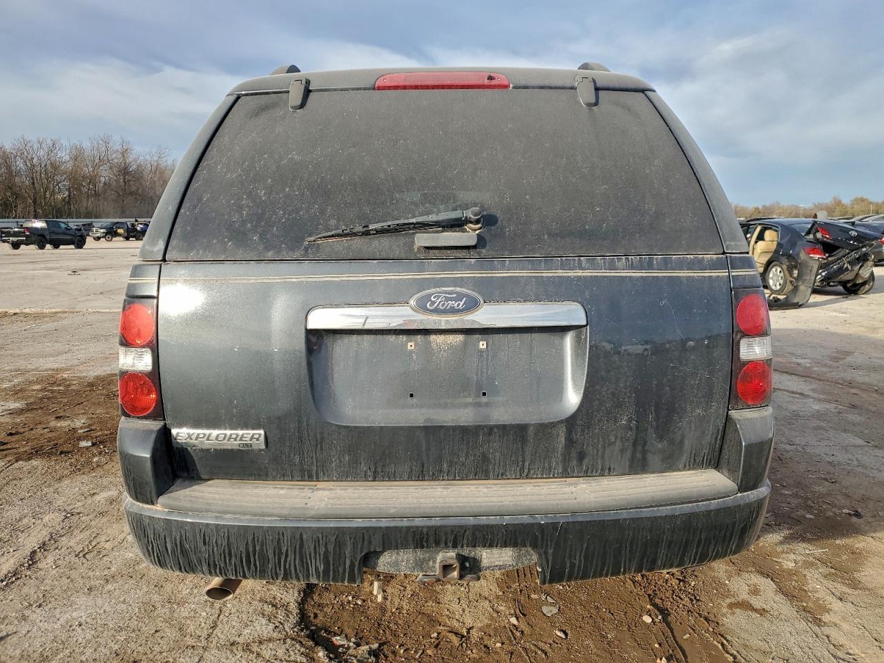 2010 Ford Explorer Xlt - Image 6