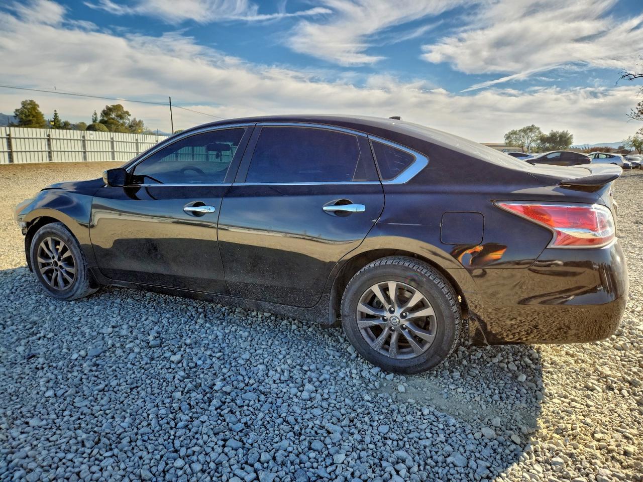 2015 Nissan Altima 2.5 - Image 2