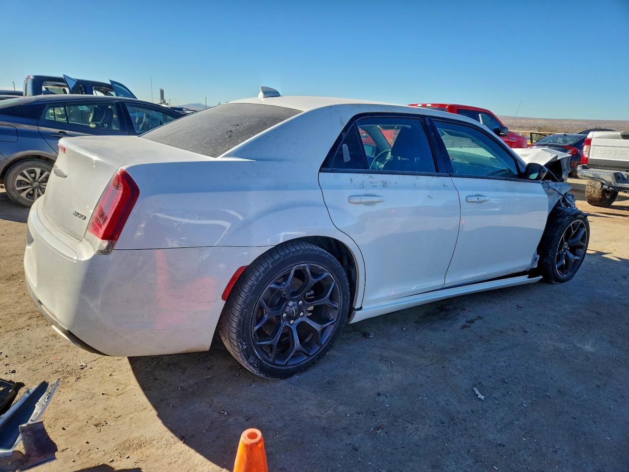 2022 Chrysler 300 Touring - Фото 3