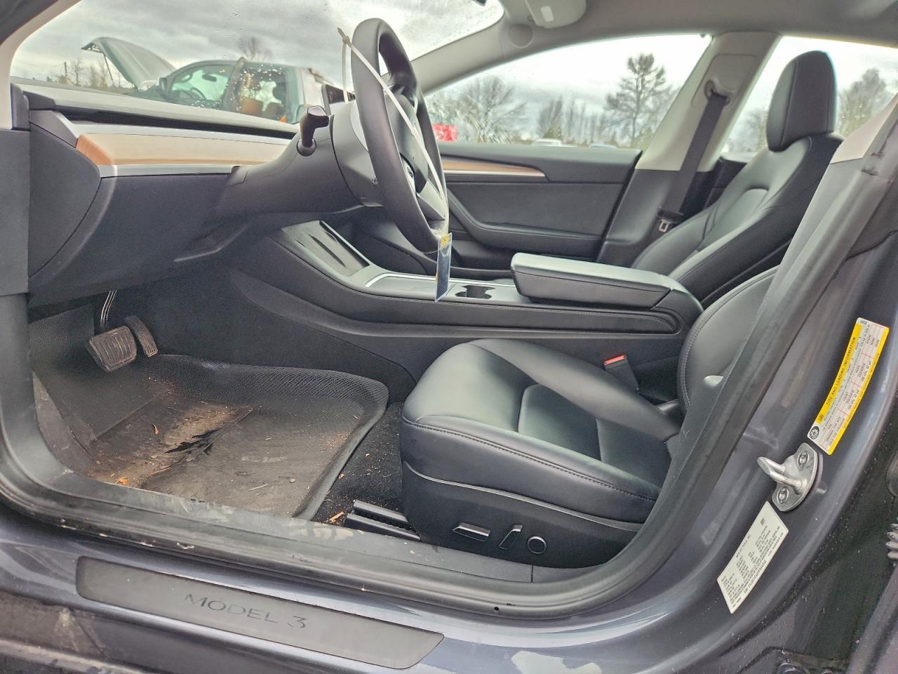 2023 Tesla Model 3 - Image 7