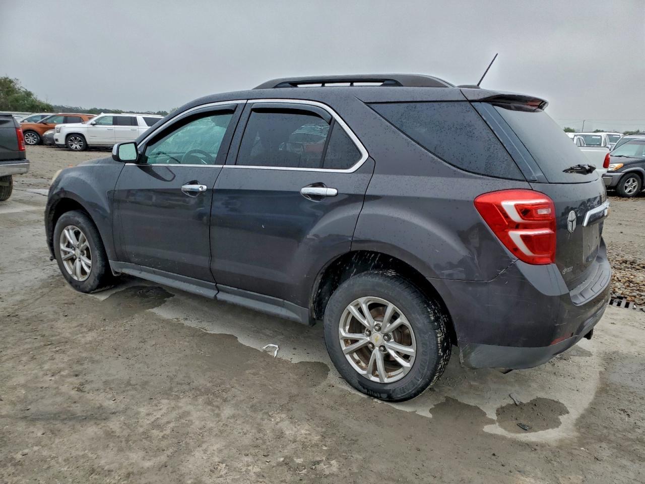 2016 Chevrolet Equinox Lt - Image 2